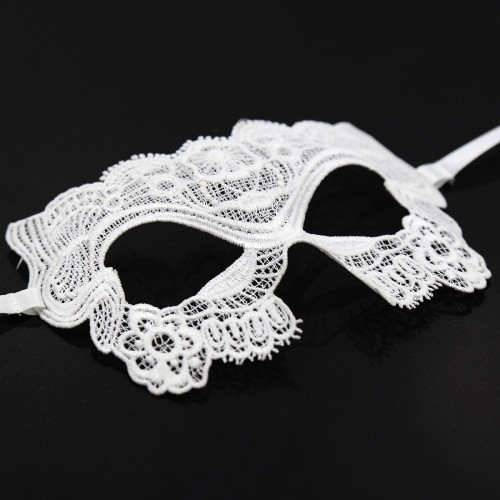 Λευκή Bride κεντημένη μάσκα ματιών με σατέν δέσιμο